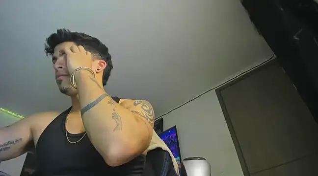 Snapshot of charlie_hotxxx chatting on March 13, 2025, 2:49 am charlie hotxxx online show from March 13, 2025, 2:49 am