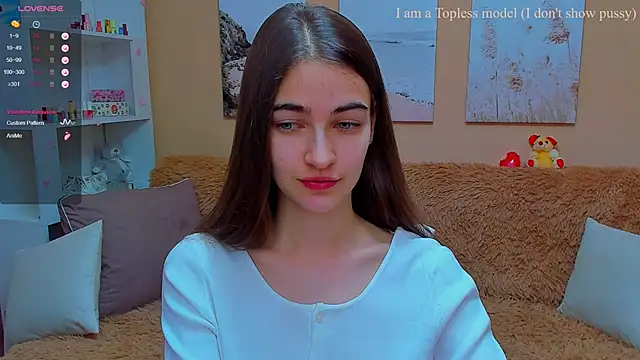 Snapshot of AstoriyaNight chatting on February 15, 2025, 10:33 am AstoriyaNight online show from February 15, 2025, 10:33 am