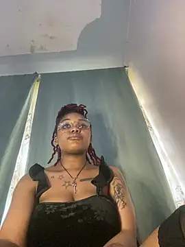 Snapshot of Cherrytowild chatting on March 7, 2025, 9:29 am Cherrytowild online show from March 7, 2025, 9:29 am