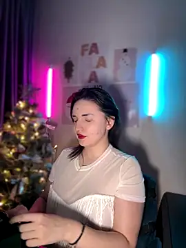 HoneySweetBee online show from December 19, 2025, 4:36 pm