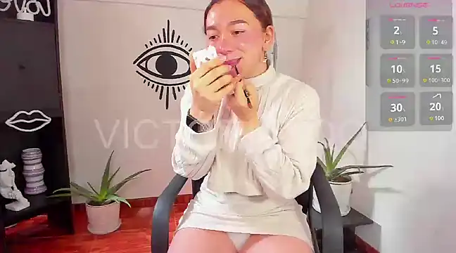 victoria qq online show from December 4, 2024, 2:15 pm