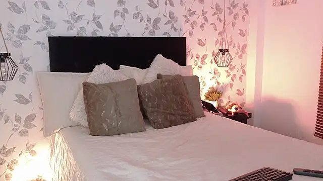 Nathaly-Lopez online show from March 15, 2026, 2:12 pm