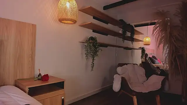 Snapshot of stefanny_ruiz_ chatting on March 18, 2025, 12:36 pm stefanny ruiz online show from March 18, 2025, 12:36 pm