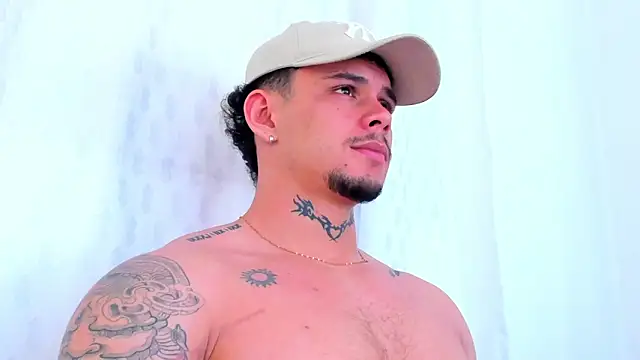 Snapshot of NoahhBrown chatting on October 8, 2025, 5:21 pm NoahhBrown online show from October 8, 2025, 5:21 pm