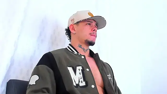 Snapshot of NoahhBrown chatting on October 12, 2025, 3:49 am NoahhBrown online show from October 12, 2025, 3:49 am