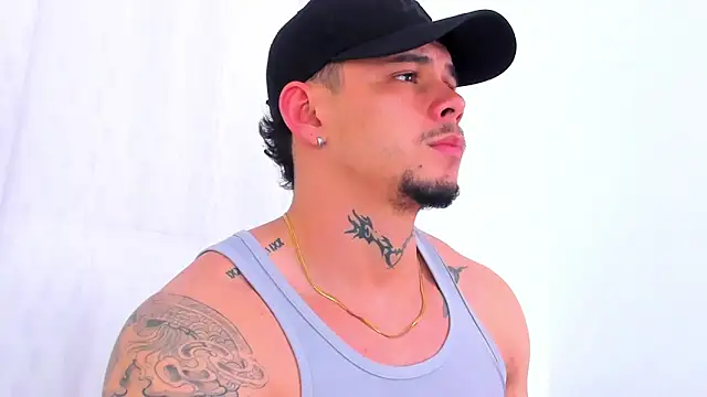 Snapshot of NoahhBrown chatting on October 29, 2025, 3:42 am NoahhBrown online show from October 29, 2025, 3:42 am