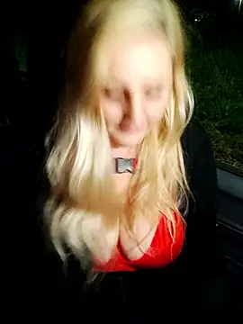 BecciDeluxe online show from January 7, 2026, 10:01 pm