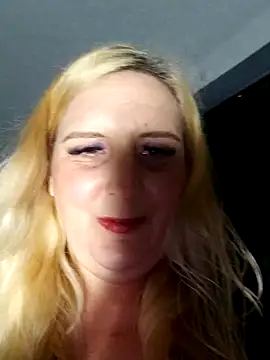 BecciDeluxe online show from January 31, 2026, 8:51 pm