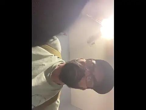 Onesieboy4daddys online show from November 26, 2025, 3:29 am