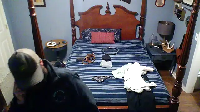 Onesieboy4daddys online show from December 17, 2025, 7:47 am