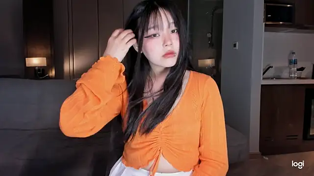 Snapshot of hee_young11 chatting on March 10, 2025, 2:16 pm hee young11 online show from March 10, 2025, 2:16 pm