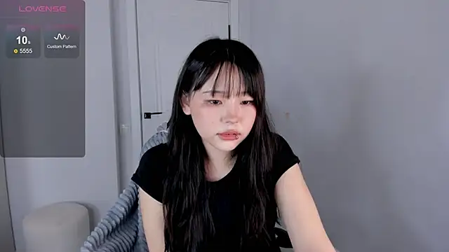 Snapshot of hee_young11 chatting on October 15, 2025, 7:30 am hee young11 online show from October 15, 2025, 7:30 am