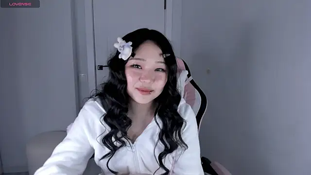 hee young11 online show from November 21, 2025, 5:44 pm