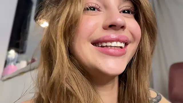 Elsa Ice online show from December 4, 2024, 8:23 am