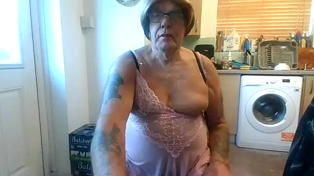 Snapshot of samanthasissieuk chatting on November 2, 2025, 8:39 am samanthasissieuk online show from November 2, 2025, 8:39 am