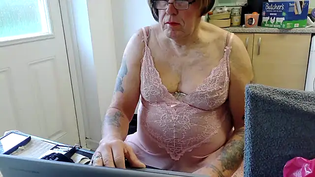 Snapshot of samanthasissieuk chatting on February 5, 2026, 9:03 am samanthasissieuk online show from February 5, 2026, 9:03 am