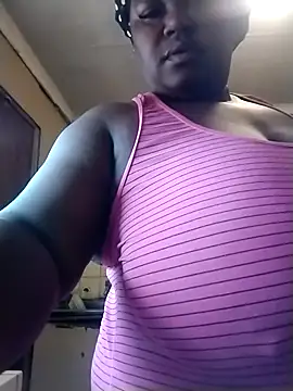 Snapshot of MATUREBUSSTY chatting on October 31, 2025, 5:30 am MATUREBUSSTY online show from October 31, 2025, 5:30 am