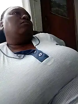 Snapshot of MATUREBUSSTY chatting on February 15, 2026, 12:14 pm MATUREBUSSTY online show from February 15, 2026, 12:14 pm