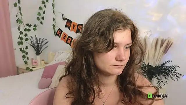 Snapshot of Charlotte_wow chatting on October 17, 2025, 6:54 pm Charlotte wow online show from October 17, 2025, 6:54 pm