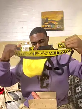 Snapshot of Pinepool21 chatting on October 19, 2025, 9:15 pm Pinepool21 online show from October 19, 2025, 9:15 pm