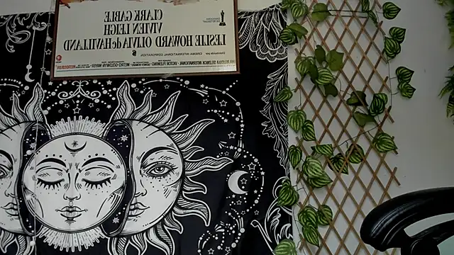 Snapshot of layneinchains chatting on January 28, 2025, 11:50 pm layneinchains online show from January 28, 2025, 11:50 pm