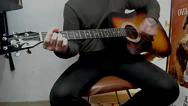 Snapshot of layneinchains chatting on September 19, 2025, 5:35 pm layneinchains online show from September 19, 2025, 5:35 pm