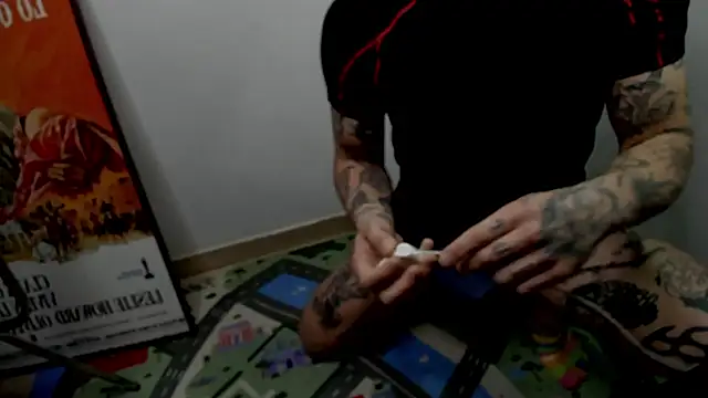 Snapshot of layneinchains chatting on October 10, 2025, 10:36 am layneinchains online show from October 10, 2025, 10:36 am