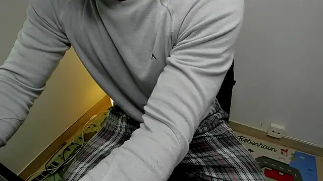 Snapshot of layneinchains chatting on November 9, 2025, 10:13 am layneinchains online show from November 9, 2025, 10:13 am