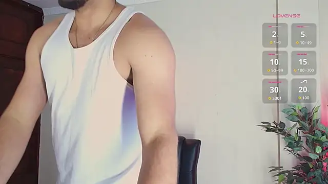 Snapshot of HenryBenso chatting on September 13, 2025, 4:18 pm HenryBenso online show from September 13, 2025, 4:18 pm
