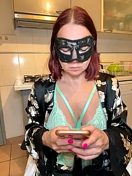 Snapshot of la_petite_prunette69 chatting on November 5, 2025, 5:18 am la petite prunette69 online show from November 5, 2025, 5:18 am