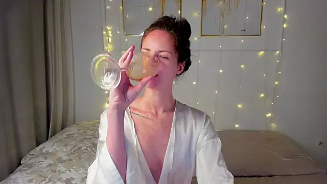 RubyAttwood online show from December 2, 2025, 10:49 pm