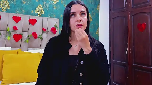 SuzanSmithh online show from February 27, 2025, 7:04 pm