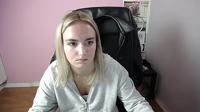 viktoria lovely online show from October 29, 2025, 8:49 am