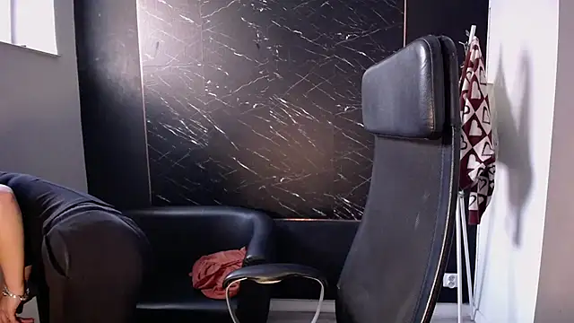 Snapshot of viktoria_lovely chatting on November 6, 2025, 1:12 pm viktoria lovely online show from November 6, 2025, 1:12 pm