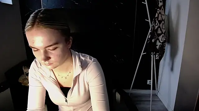 Snapshot of viktoria_lovely chatting on November 9, 2025, 12:36 pm viktoria lovely online show from November 9, 2025, 12:36 pm