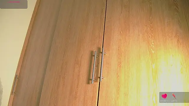 aidaadams online show from October 20, 2025, 11:32 am