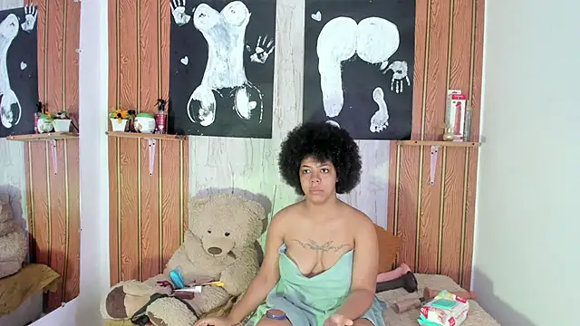 Alika01 online show from November 22, 2025, 2:38 pm