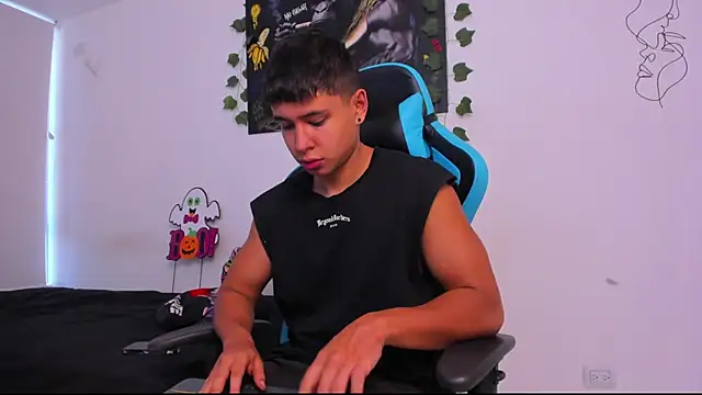 Snapshot of Bray_Kevin chatting on January 21, 2025, 12:39 pm Bray Kevin online show from January 21, 2025, 12:39 pm