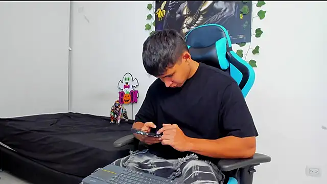 Snapshot of Bray_Kevin chatting on February 8, 2025, 11:24 pm Bray Kevin online show from February 8, 2025, 11:24 pm