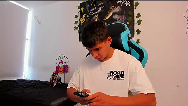 Snapshot of Bray_Kevin chatting on February 15, 2025, 4:01 pm Bray Kevin online show from February 15, 2025, 4:01 pm