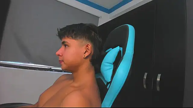 Snapshot of Bray_Kevin chatting on October 28, 2025, 2:31 pm Bray Kevin online show from October 28, 2025, 2:31 pm