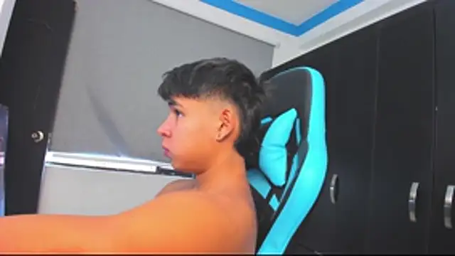 Snapshot of Bray_Kevin chatting on October 29, 2025, 6:09 pm Bray Kevin online show from October 29, 2025, 6:09 pm