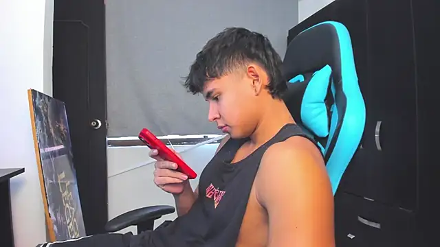 Snapshot of Bray_Kevin chatting on November 4, 2025, 7:46 pm Bray Kevin online show from November 4, 2025, 7:46 pm