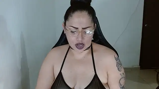 natashasmithe online show from March 8, 2026, 2:04 am