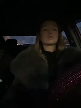 Snapshot of StasyWood chatting on November 5, 2025, 1:05 am StasyWood online show from November 5, 2025, 1:05 am