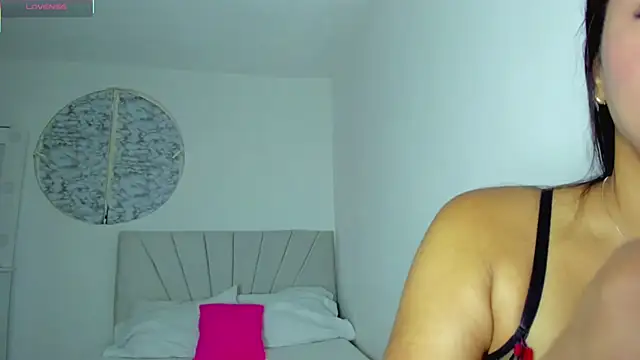 Snapshot of IsabelaVanegas_ chatting on October 30, 2025, 2:40 pm IsabelaVanegas online show from October 30, 2025, 2:40 pm