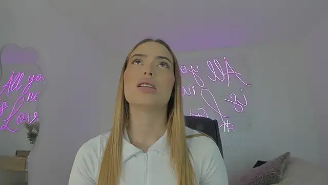Snapshot of Abby-me chatting on January 7, 2025, 11:37 am Abby-me online show from January 7, 2025, 11:37 am