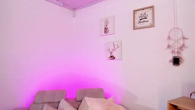 Tiarha online show from February 20, 2025, 4:39 am