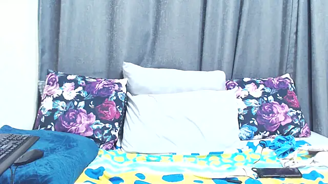 Snapshot of HotSmallTitsXXX chatting on March 22, 2025, 8:59 pm HotSmallTitsXXX online show from March 22, 2025, 8:59 pm