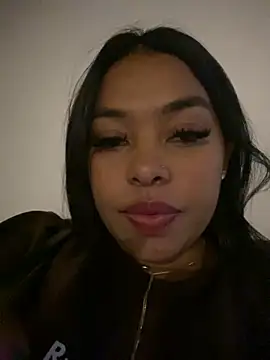 Snapshot of PUSHYLATE chatting on October 10, 2025, 4:11 am PUSHYLATE online show from October 10, 2025, 4:11 am